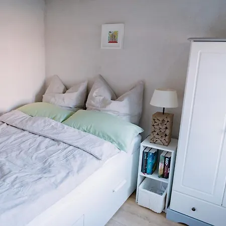Charmante Reetdachwohnung Bei Husum Mit Terrasse Apartment *
