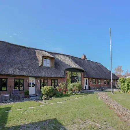 Charmante Reetdachwohnung Bei Husum Mit Terrasse